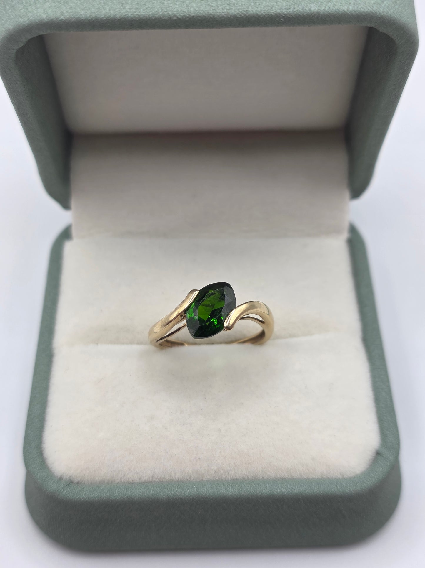 9ct gold diopside ring