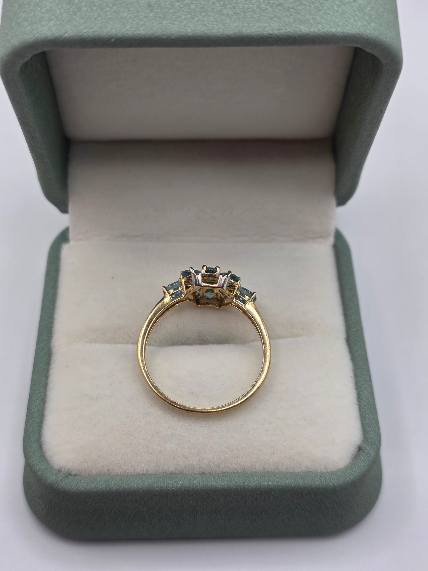 9ct gold aquamarine and diamond ring