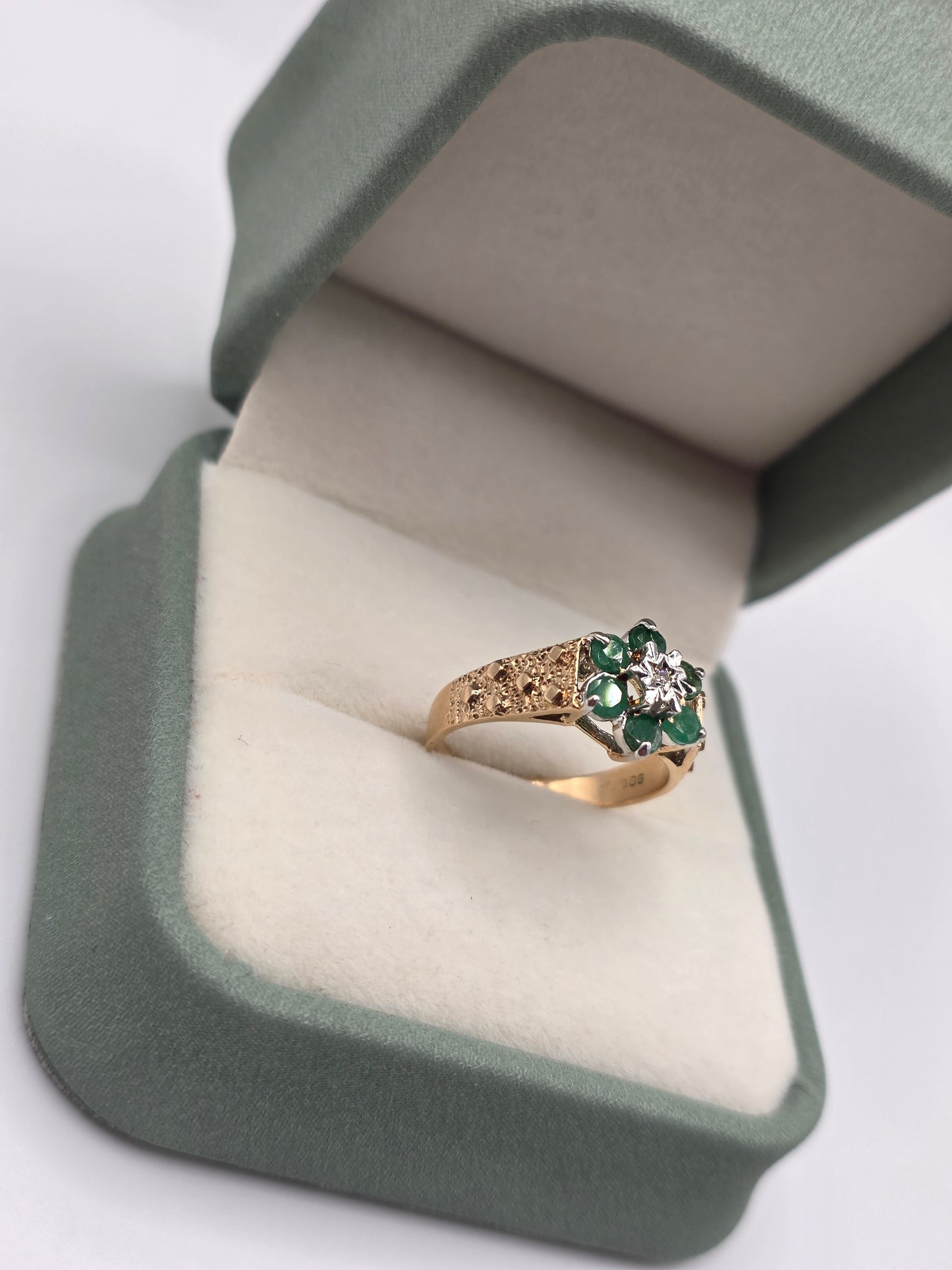 9ct gold emerald and diamond ring