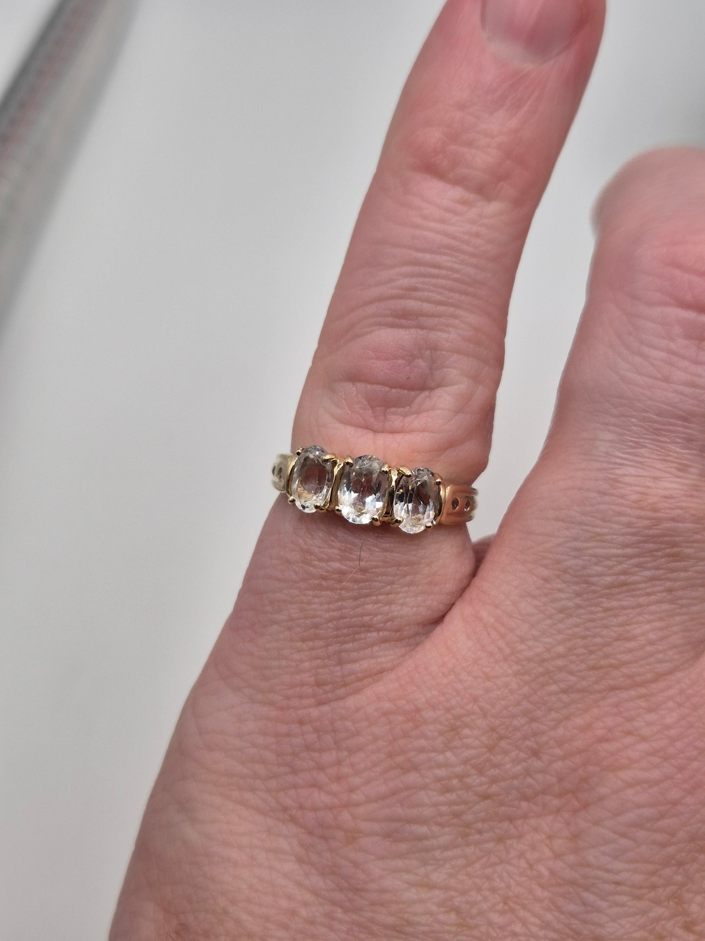 9ct gold white topaz and diamond ring