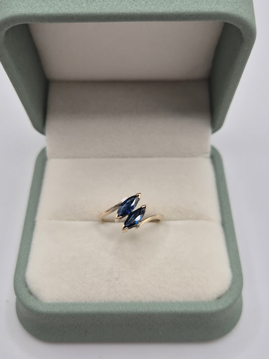 9ct gold sapphire ring
