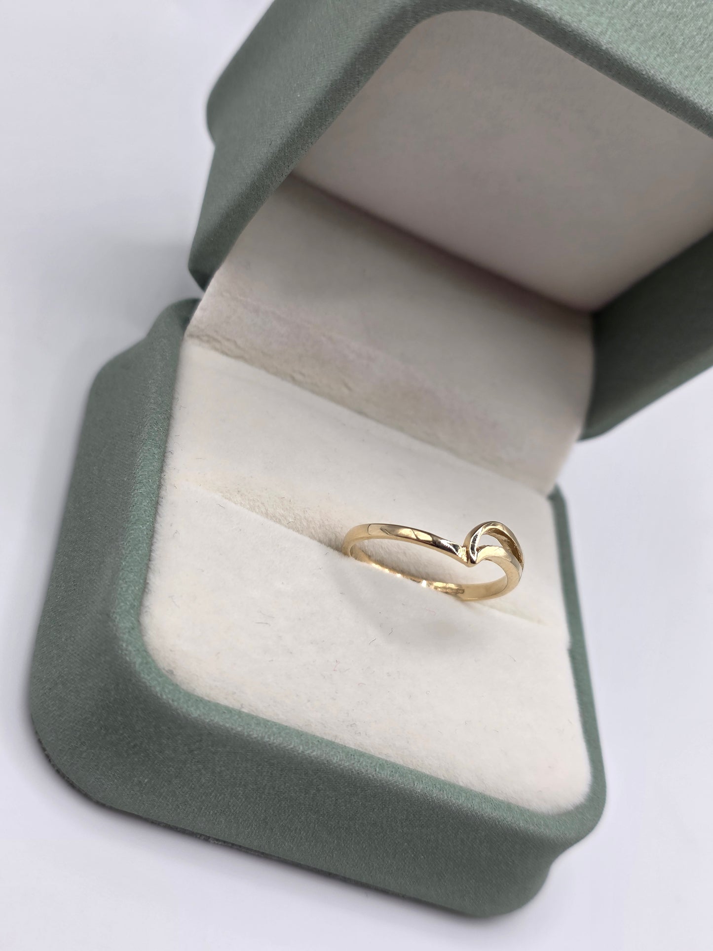 9ct gold ring