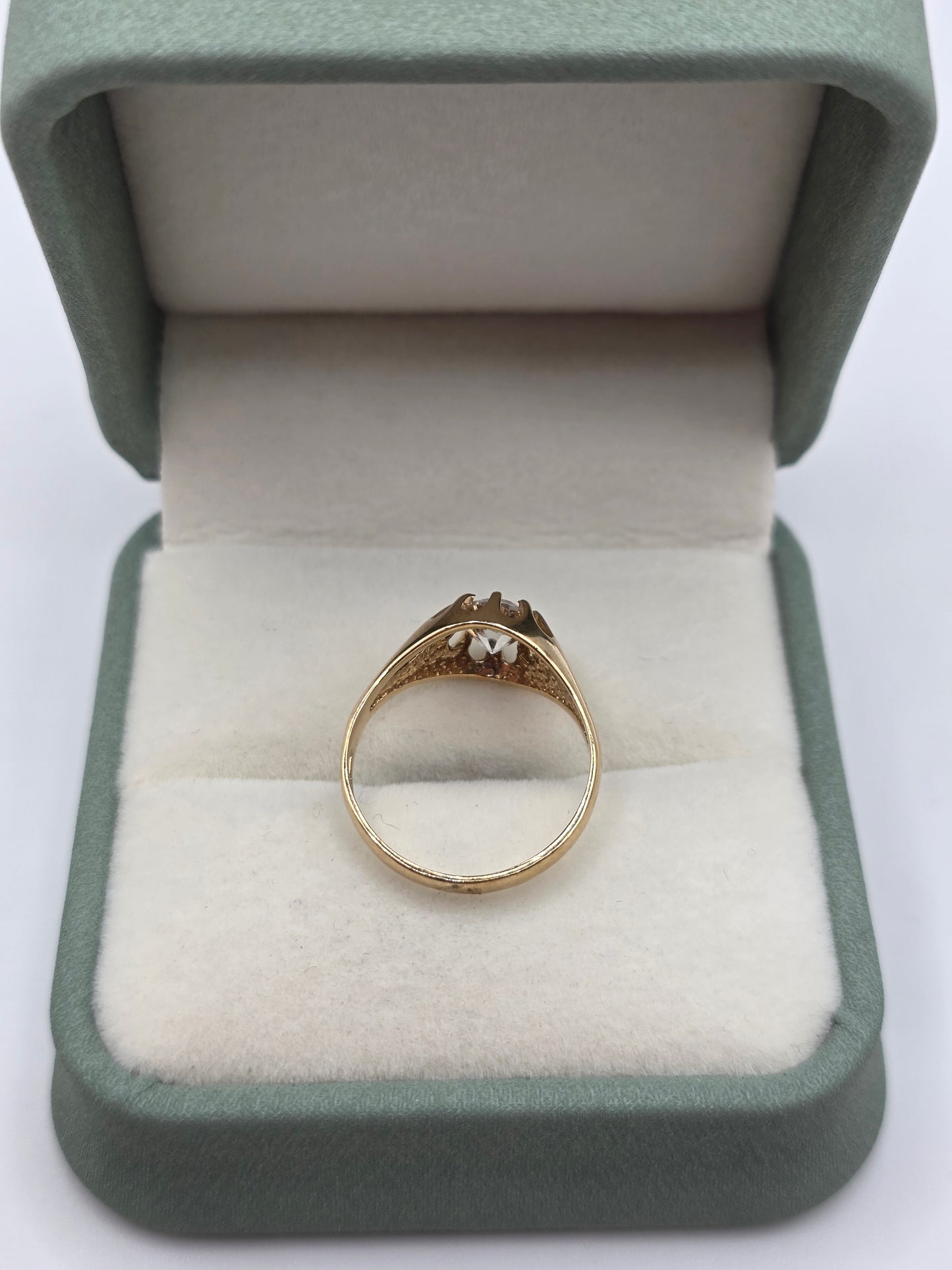 9ct gold cz gypsy ring