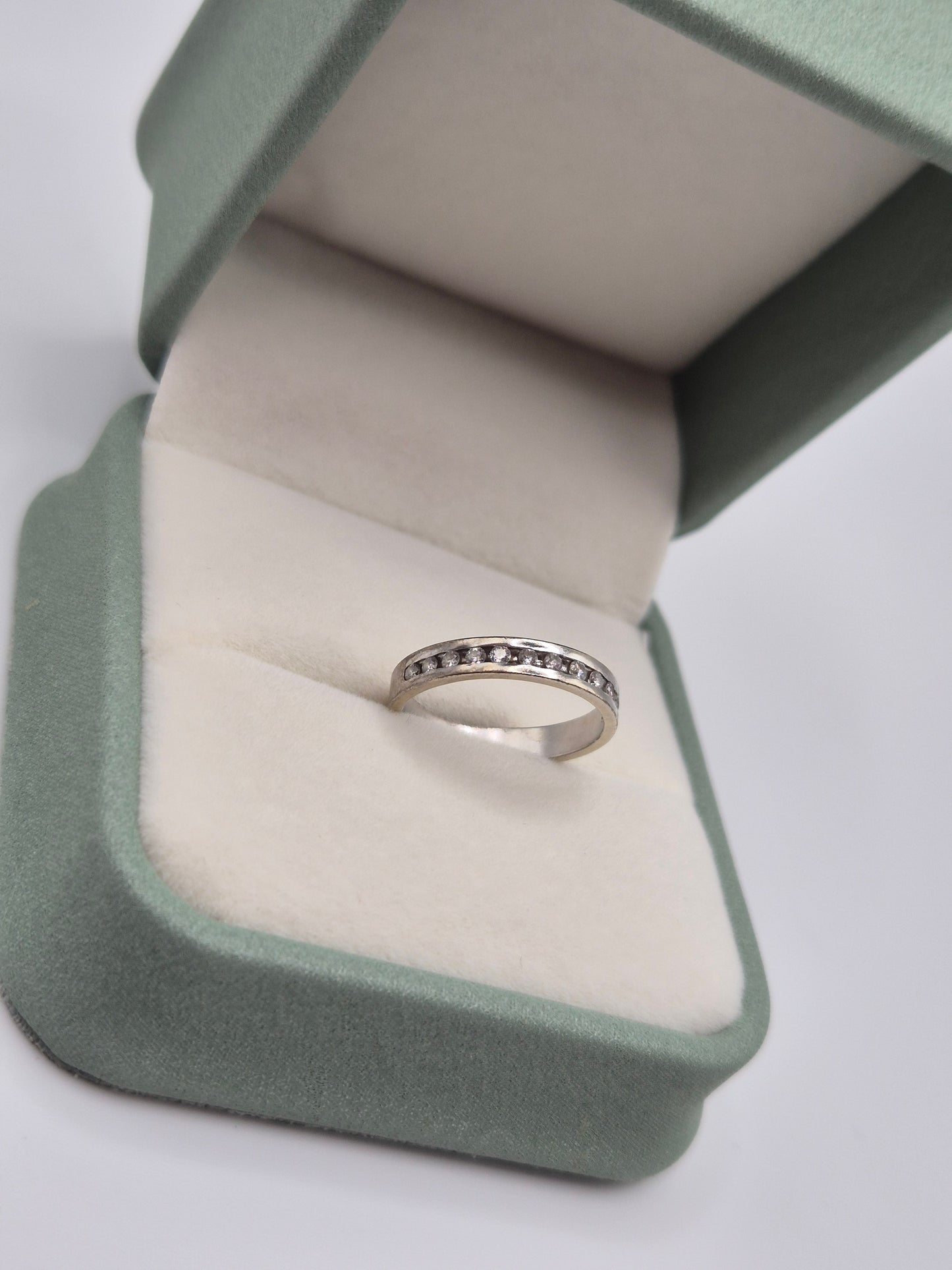 9ct white gold diamond ring