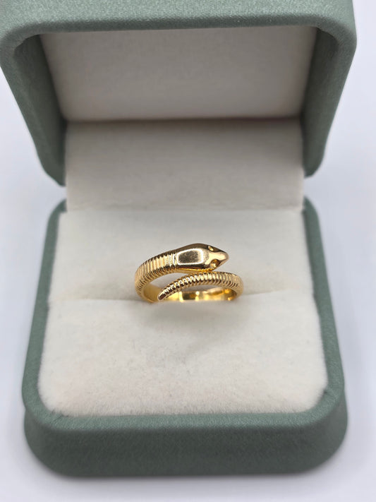 18ct gold snake ring