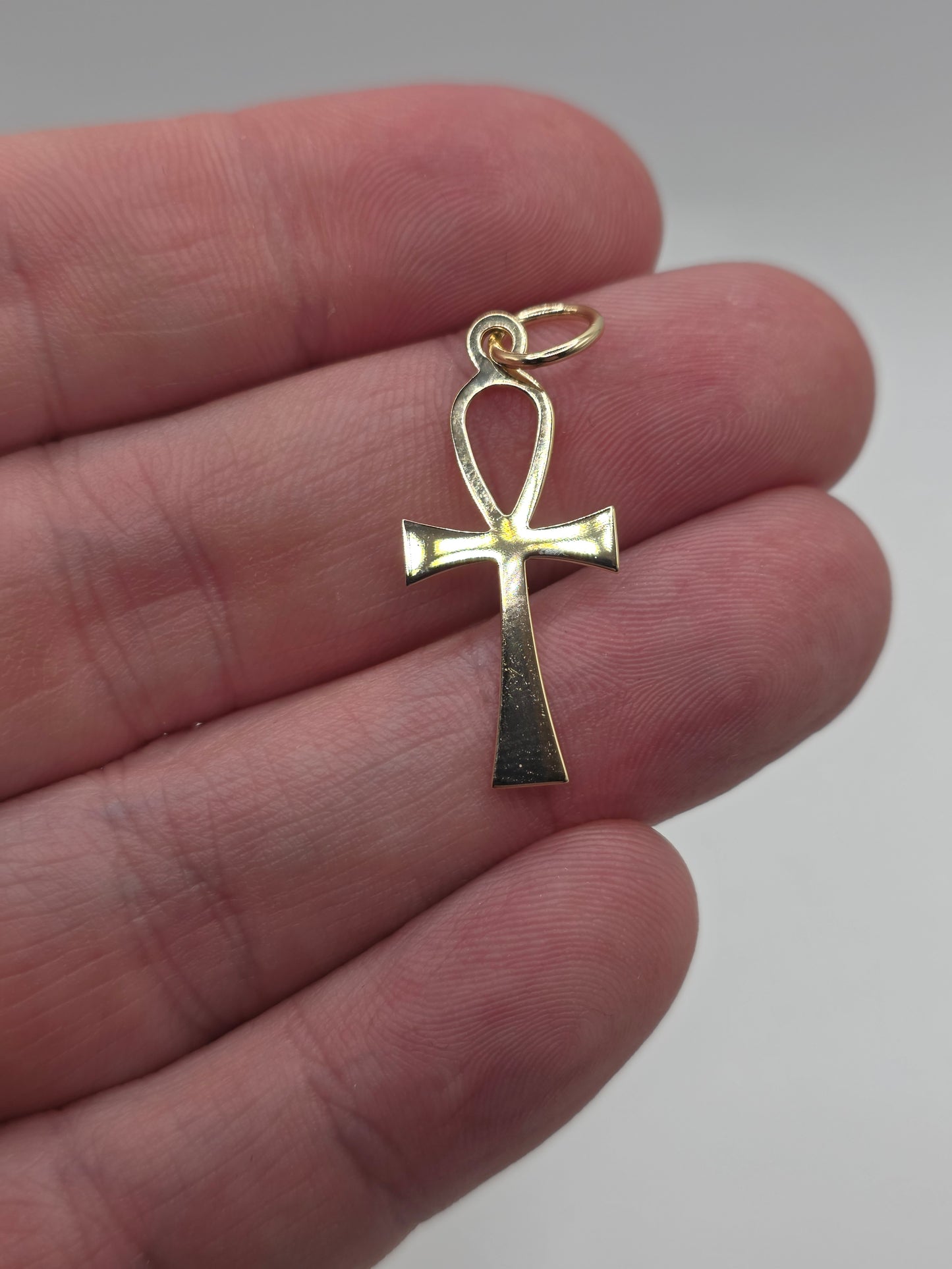 9ct gold ankh pendant