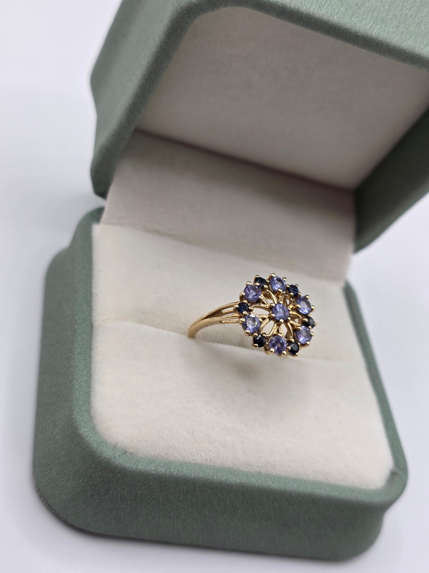 9ct gold sapphire and iolite ring