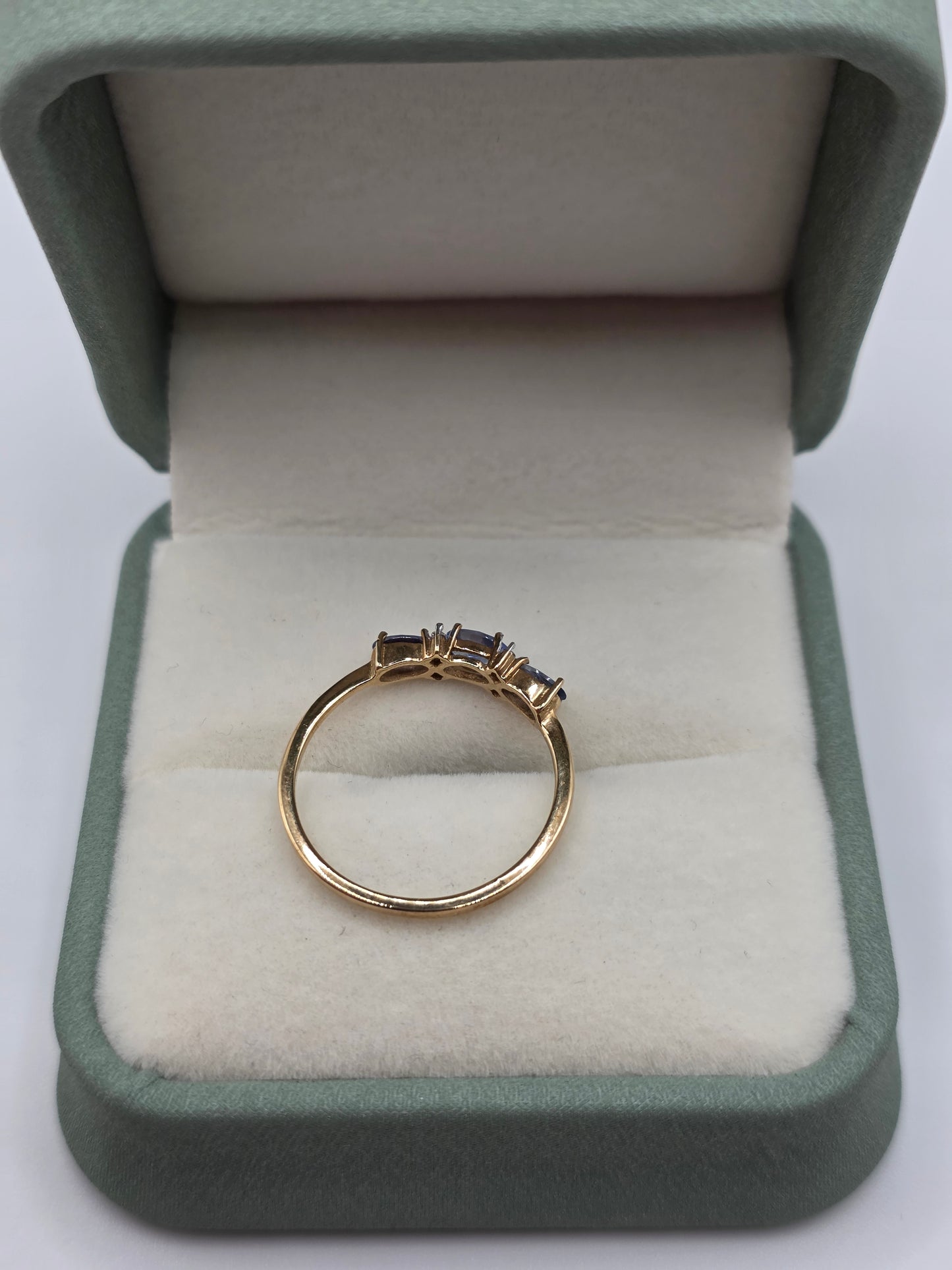 9ct gold sapphire and diamond ring