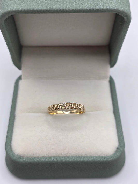 9ct gold ring