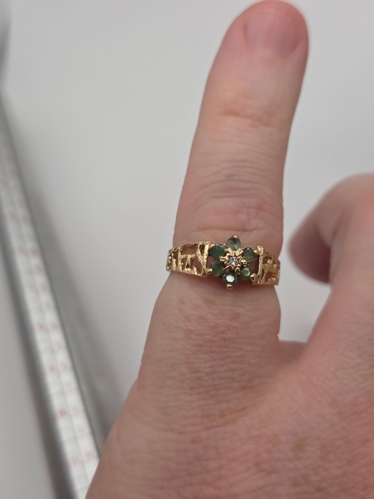 9ct gold emerald and diamond ring