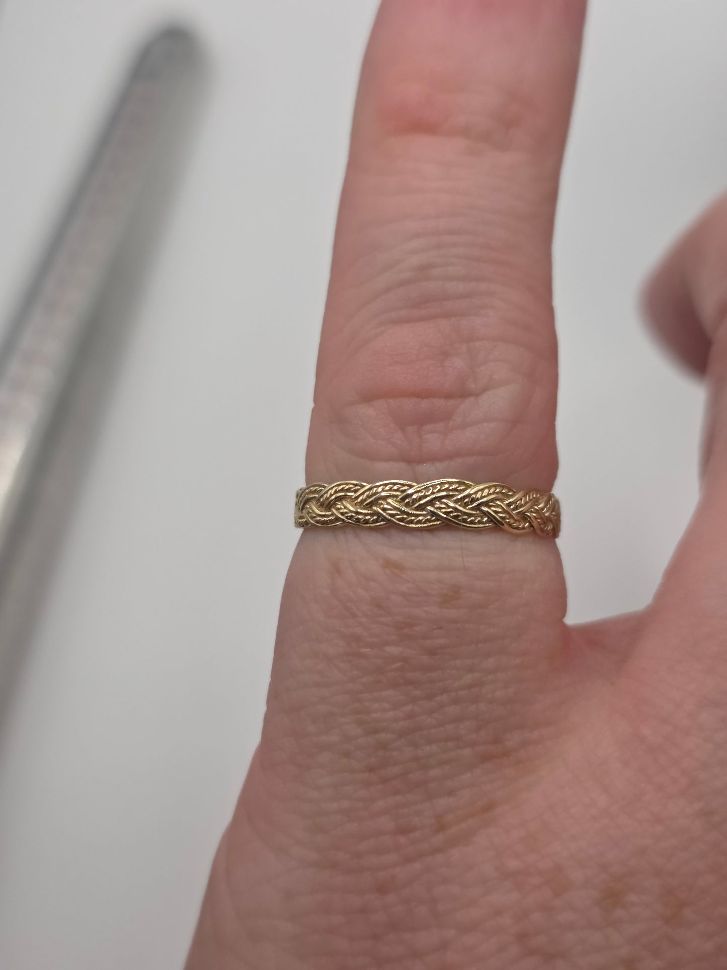 9ct gold ring
