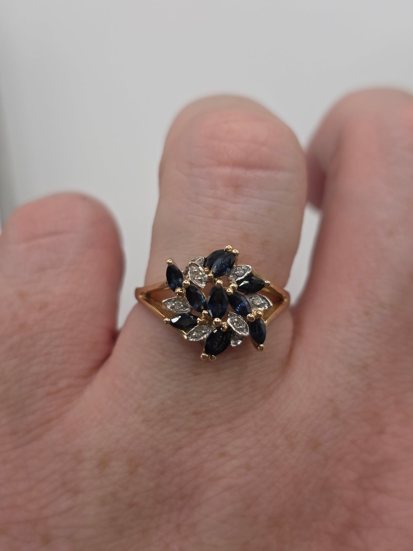 9ct gold sapphire and diamond ring