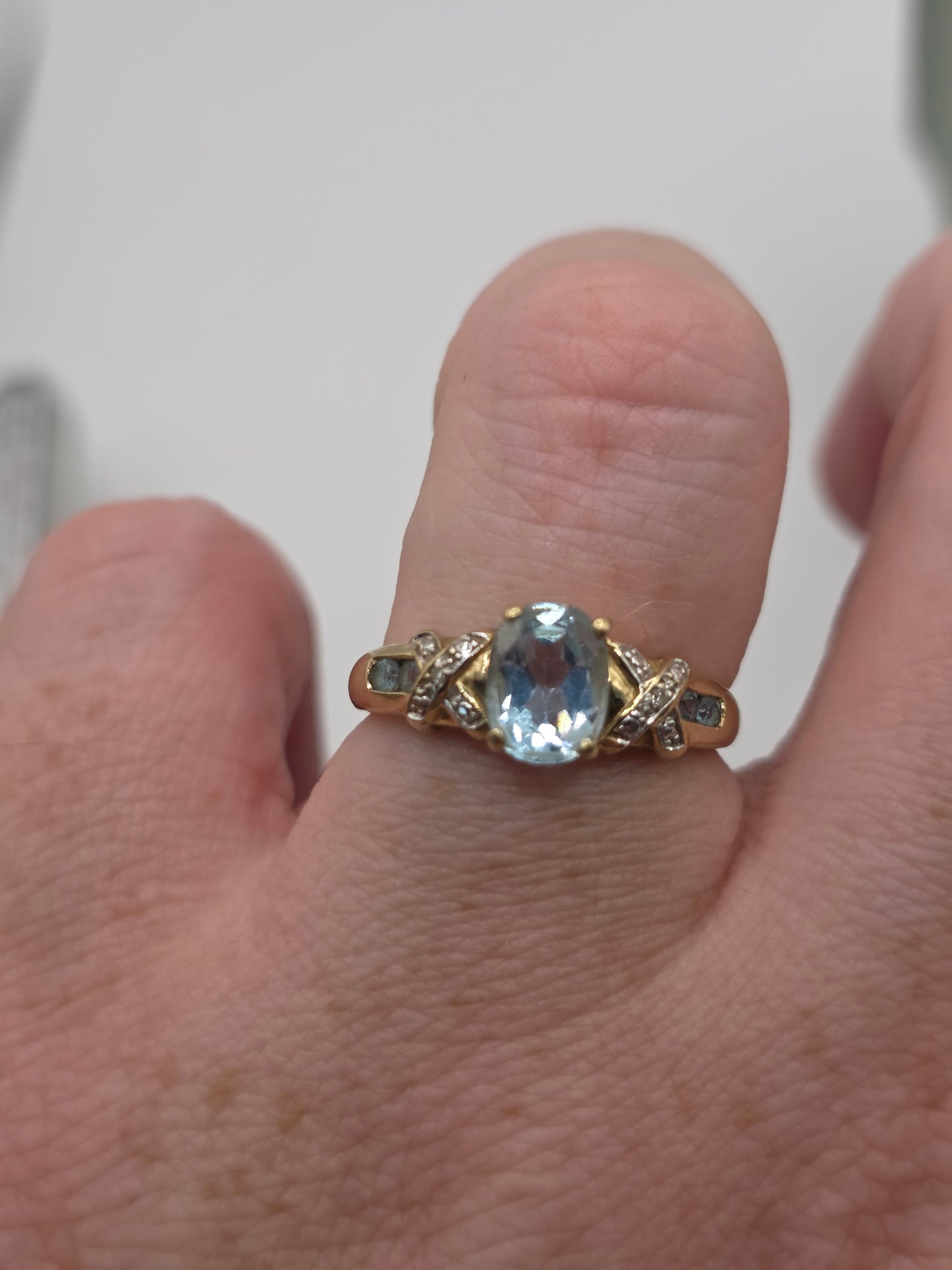 9ct gold topaz and diamond ring