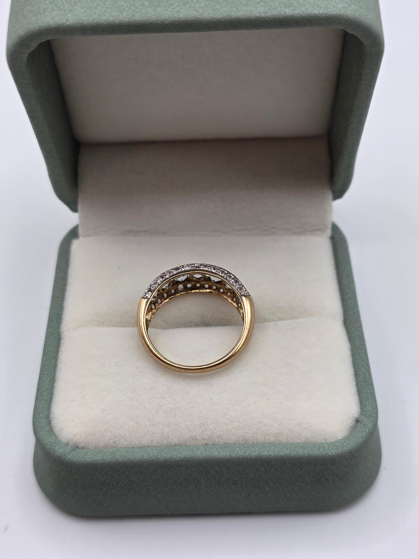 9ct gold aquamarine and diamond ring