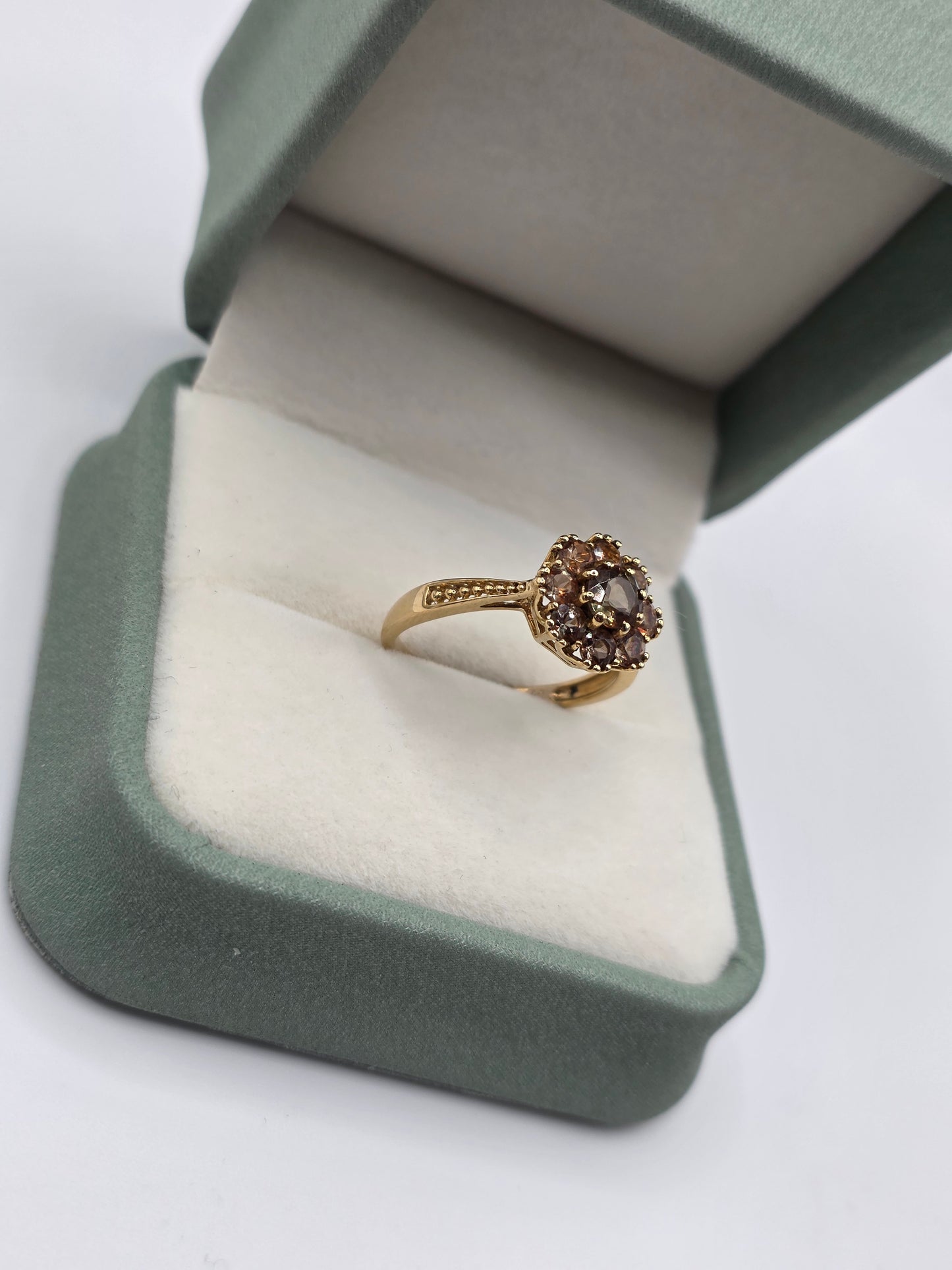 9ct gold quartz ring