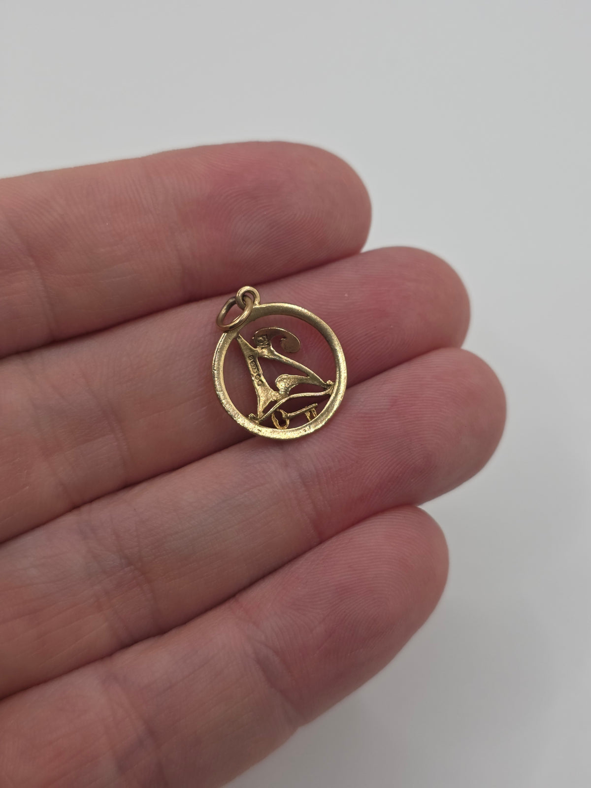 9ct gold 21 pendant