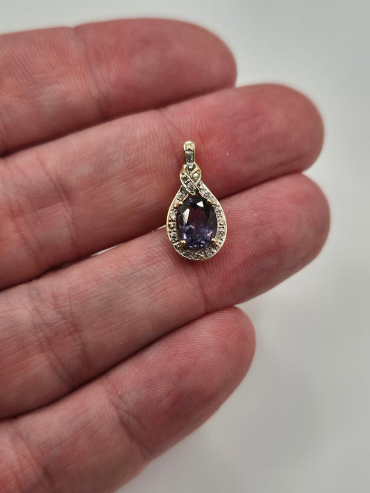 9ct gold sapphire and diamond pendant