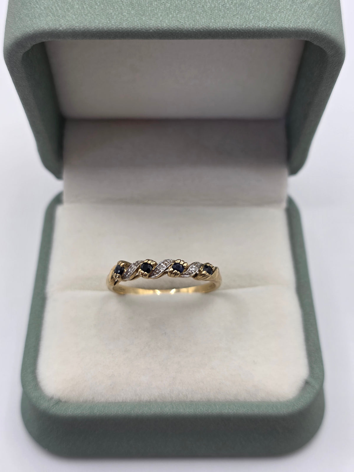 9ct gold sapphire and diamond ring