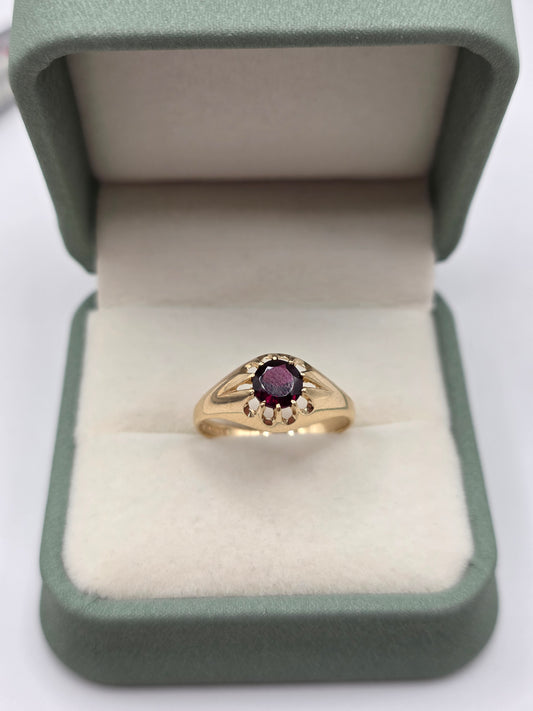 9ct gold garnet gypsy ring