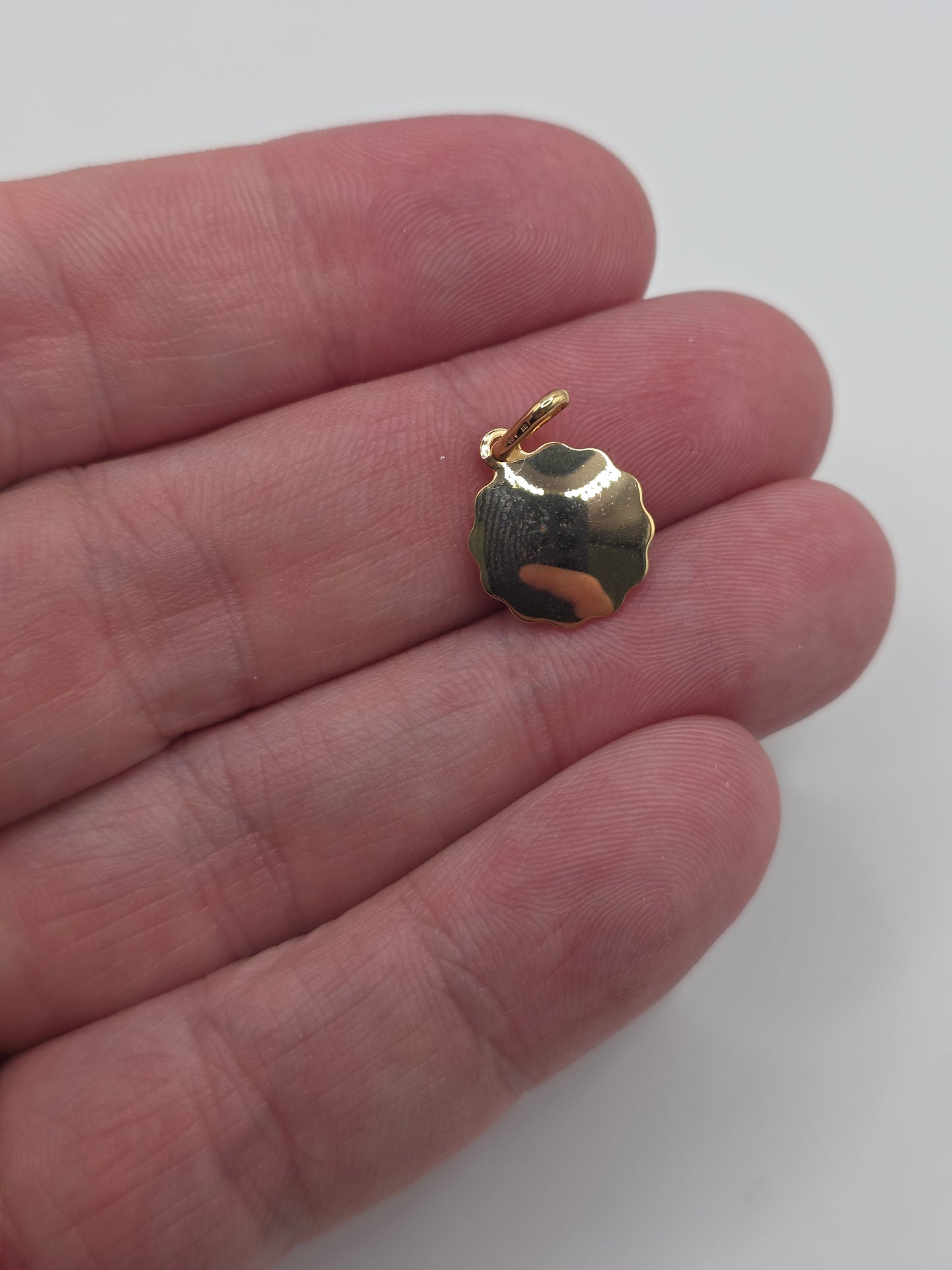 9ct gold st Mary charm