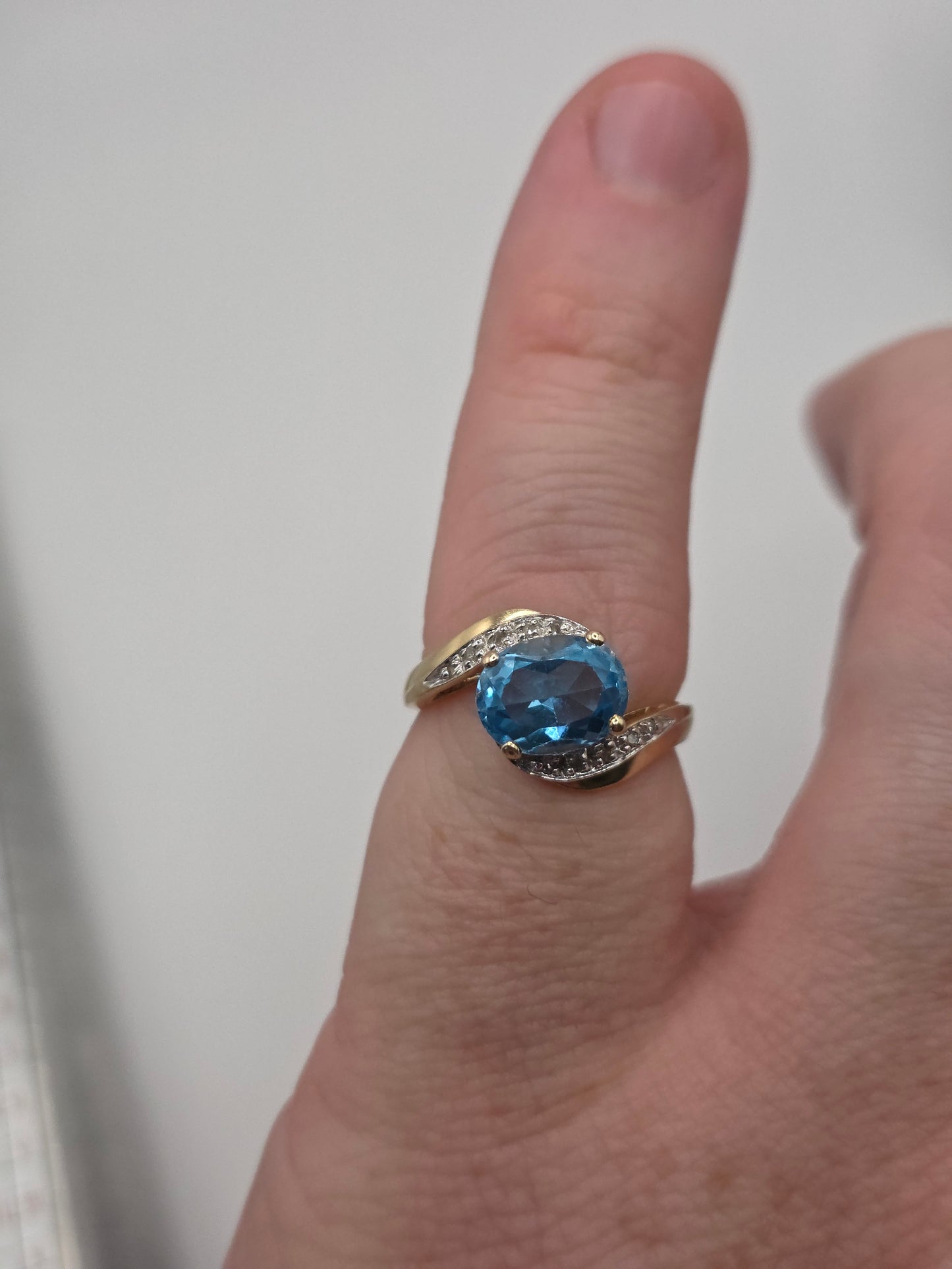 9ct gold topaz and diamond ring