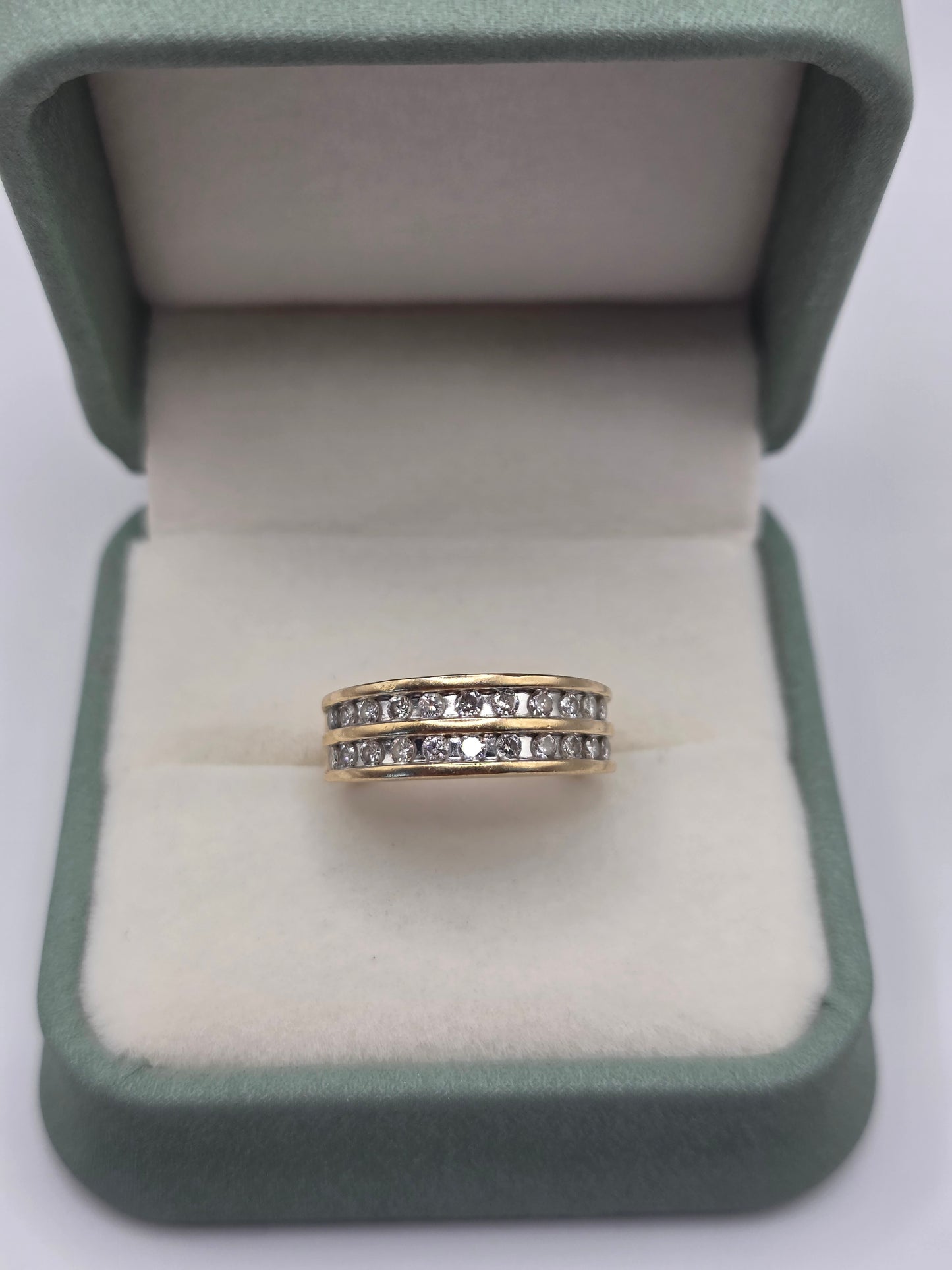 9ct gold diamond ring