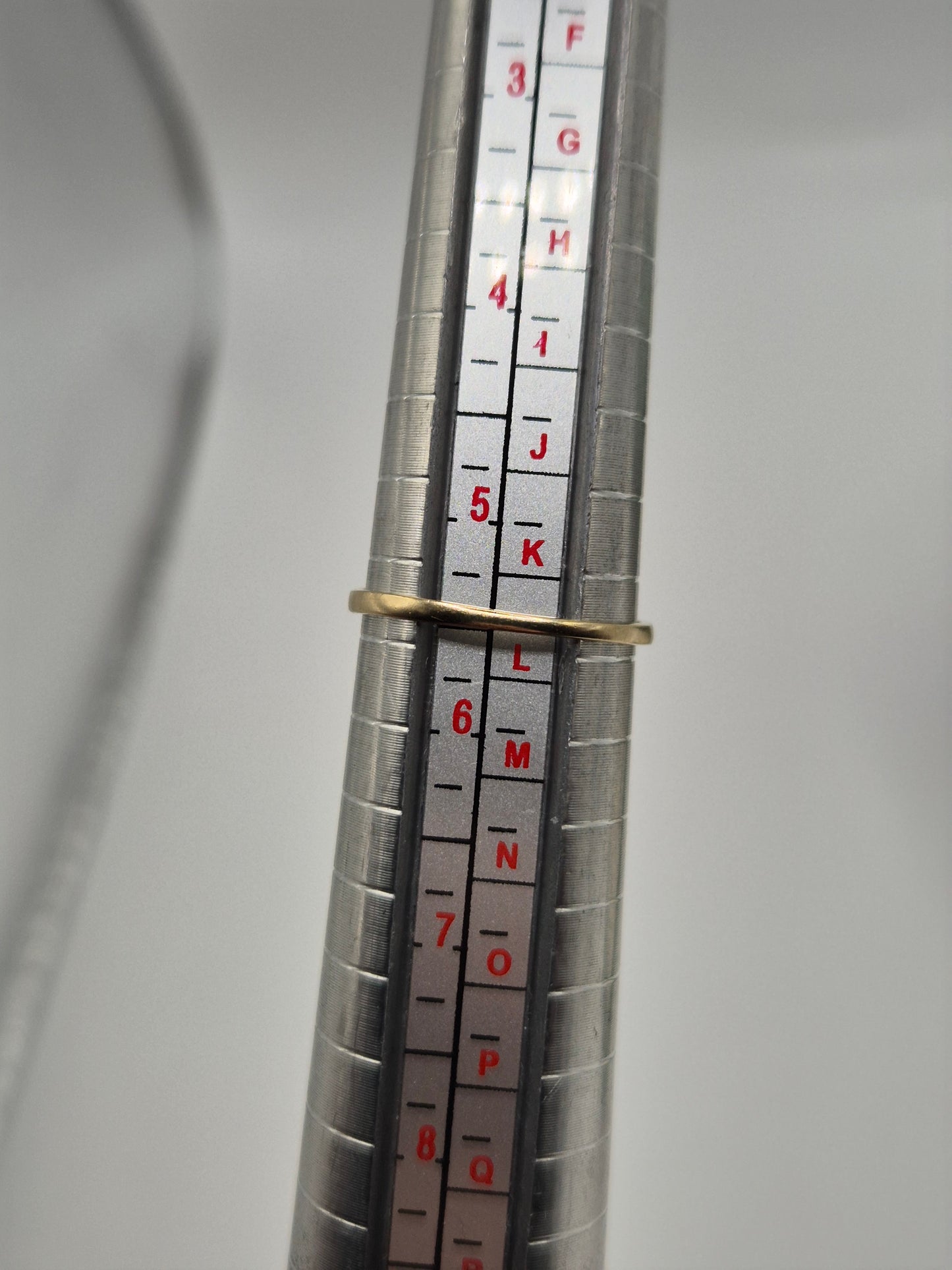 9ct gold sapphire ring