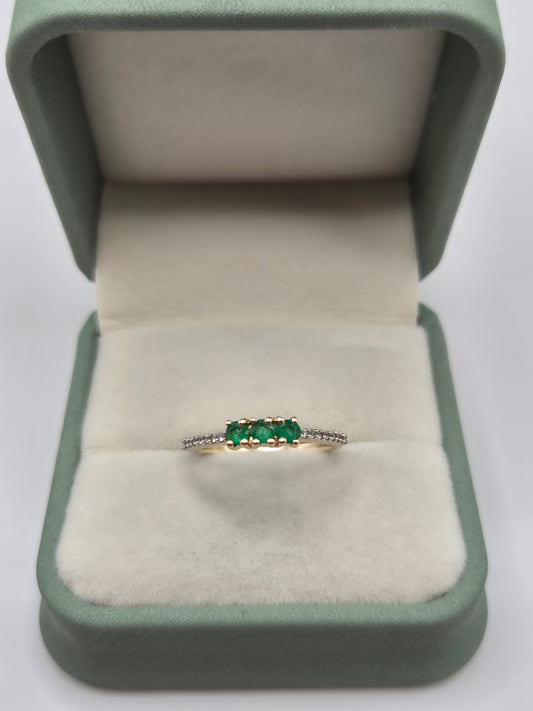 9ct gold emerald and zircon ring