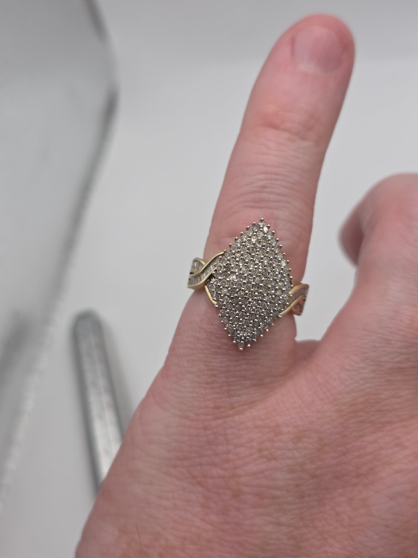 Heavy 9ct gold diamond cluster ring