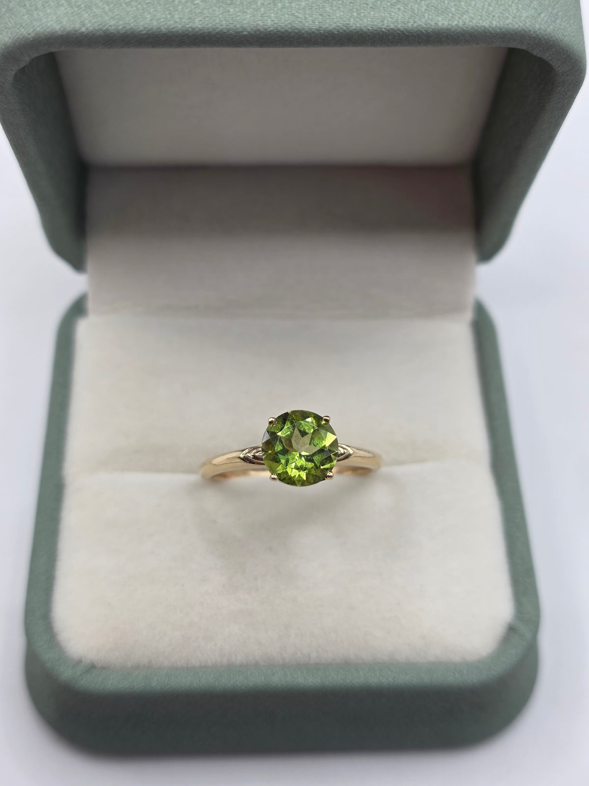 9ct gold green topaz ring