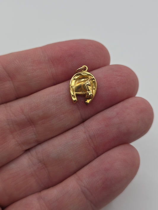 9ct gold horse shoe charm