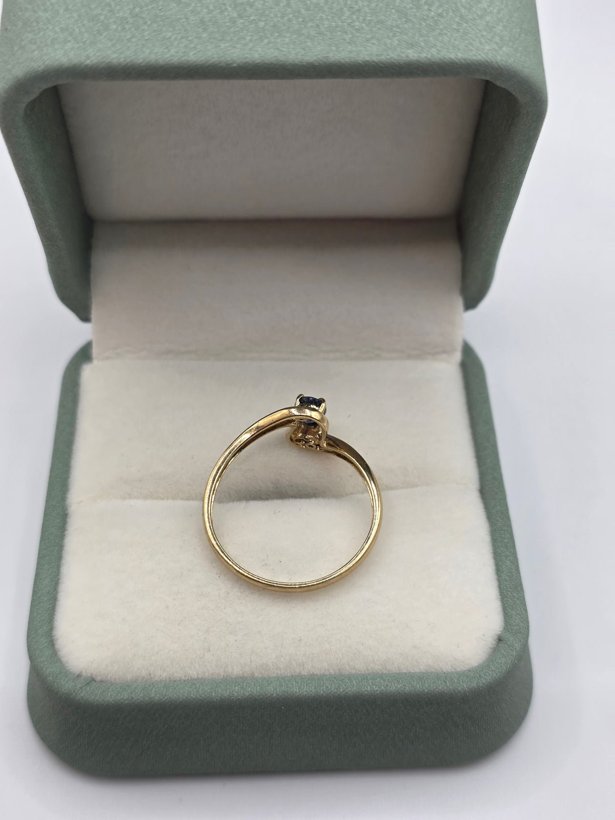 9ct gold sapphire and diamond ring