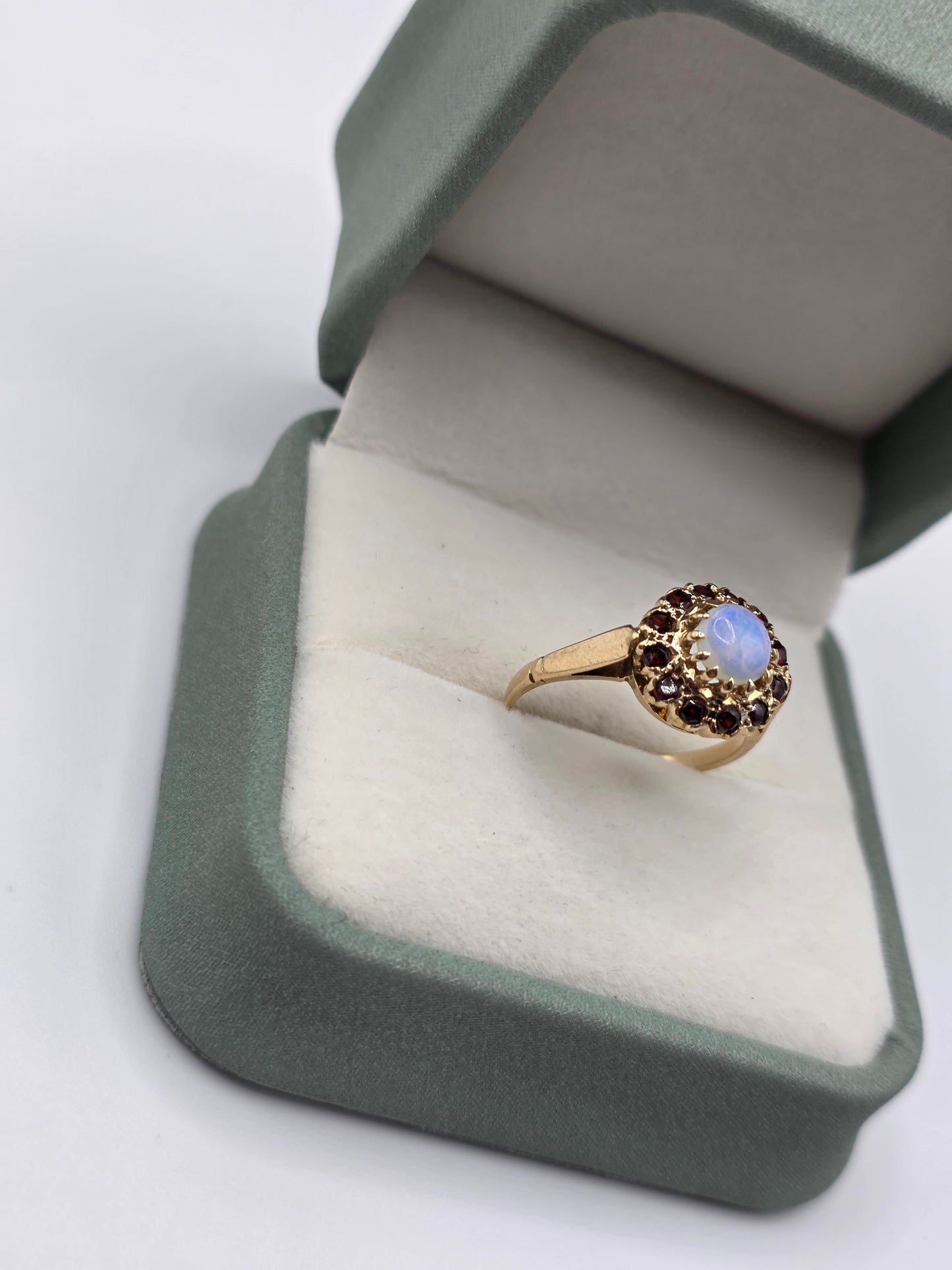 9ct gold opal and garnet ring