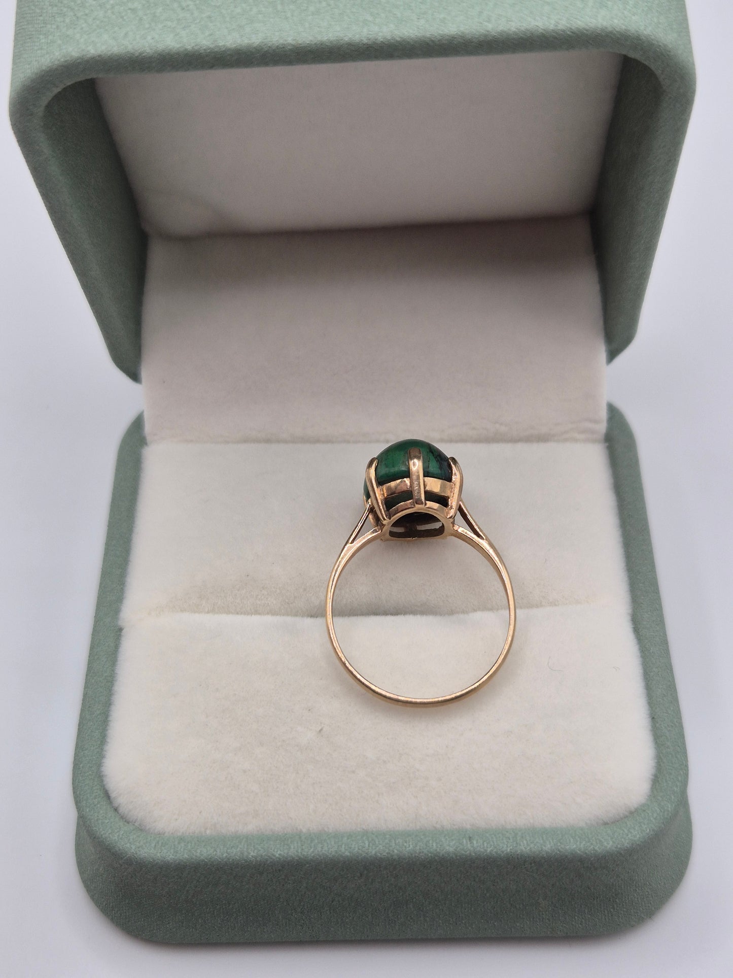 9ct gold malachite ring