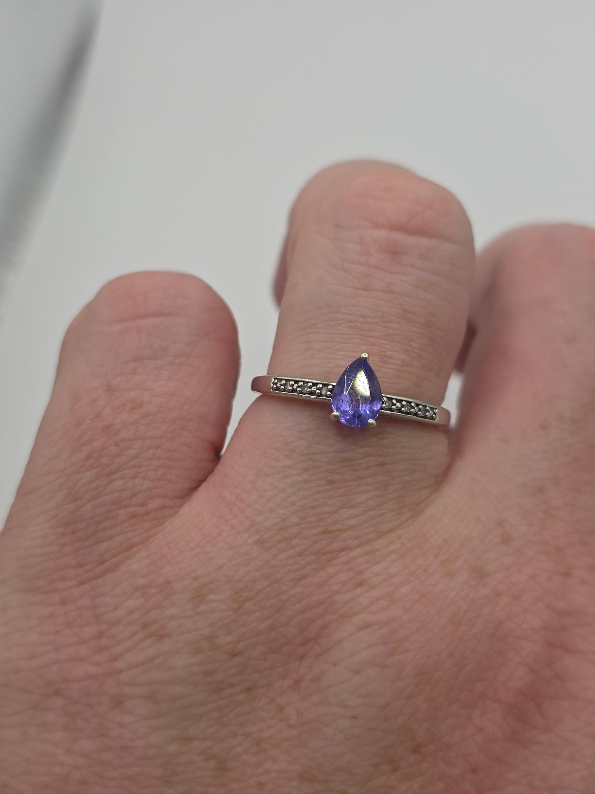 9ct white gold tanzanite and diamond ring