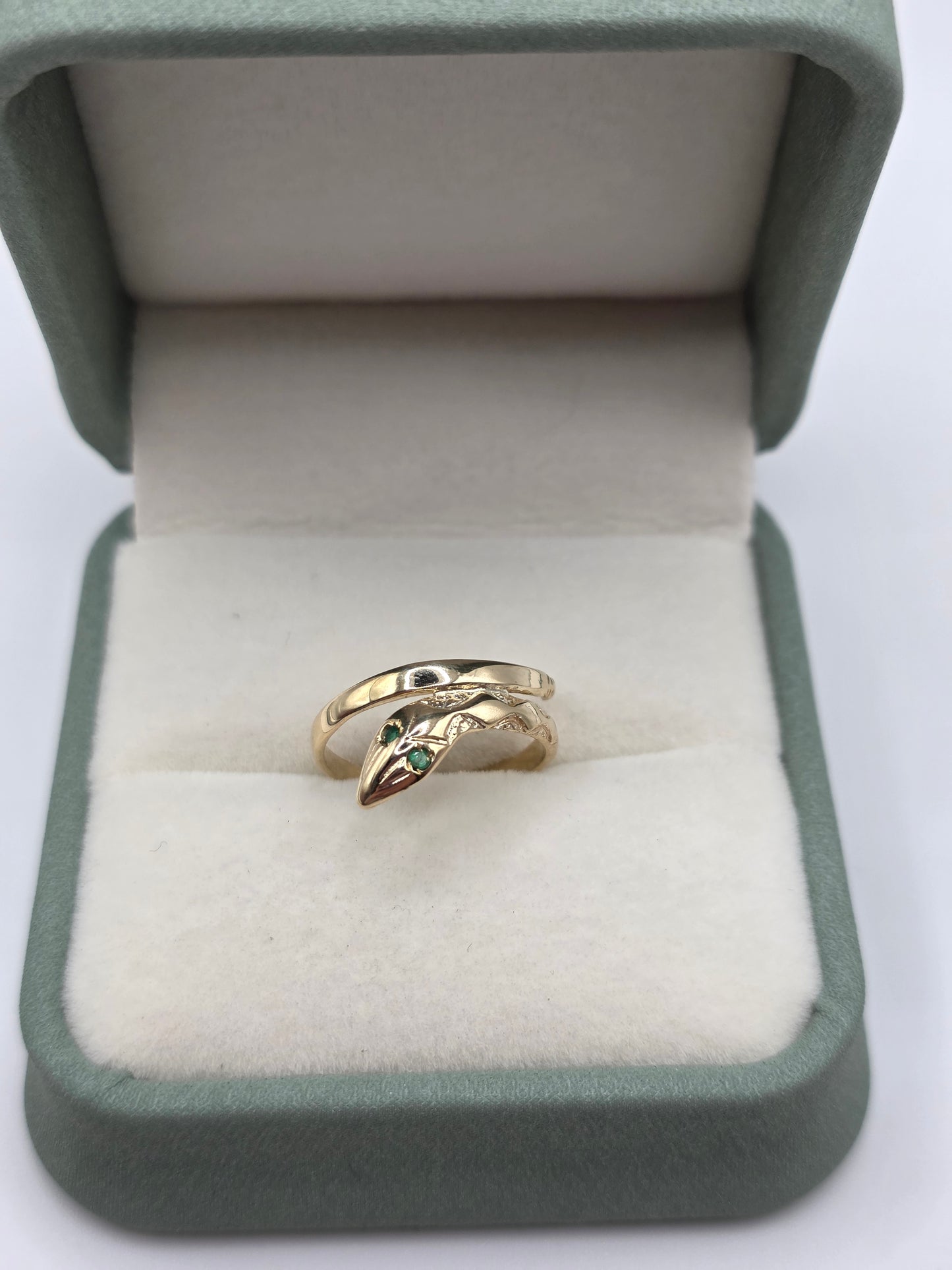9ct gold emerald snake ring