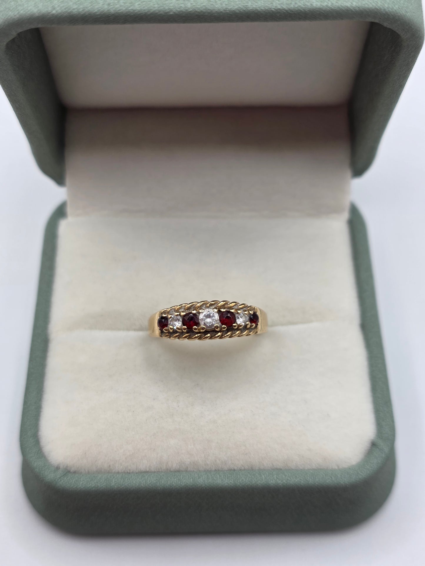 9ct gold garnet and cz ring