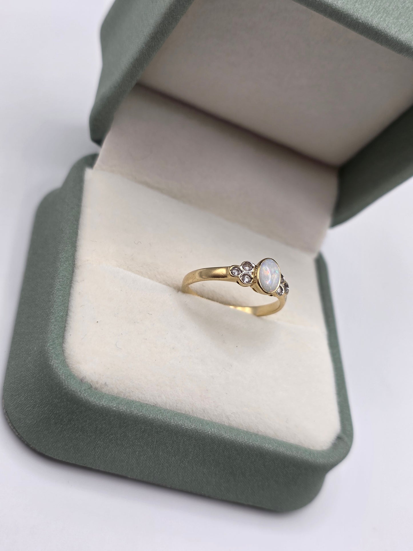 9ct gold opal and cz ring