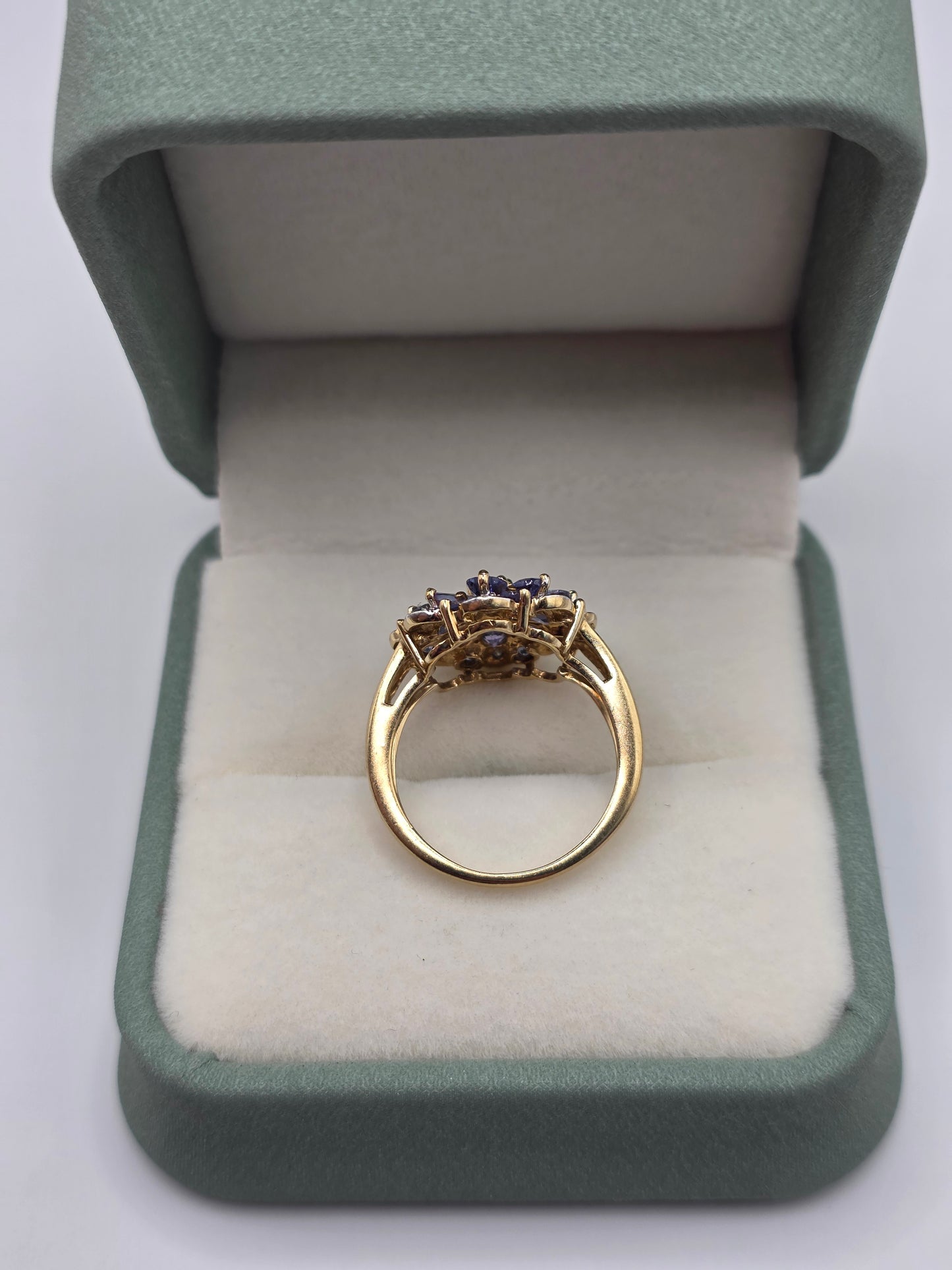 9ct gold tanzanite and diamond ring