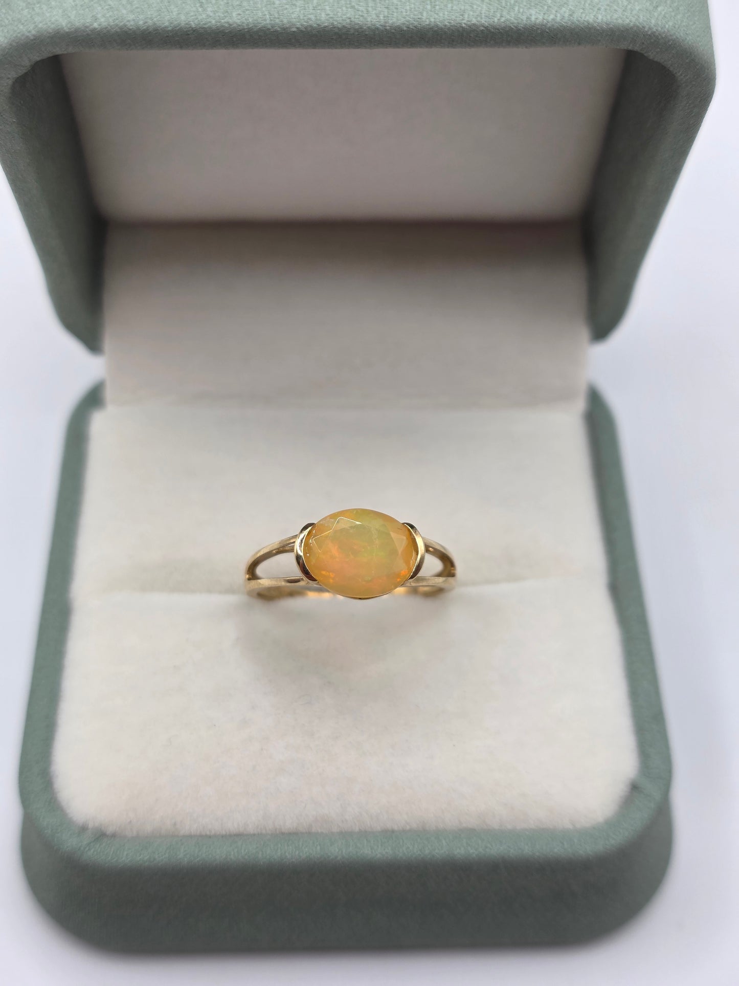 9ct gold opal ring