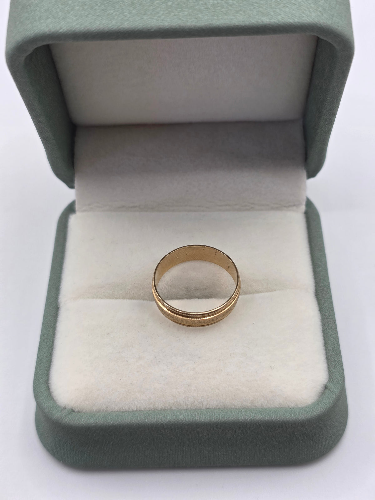 9ct gold band ring