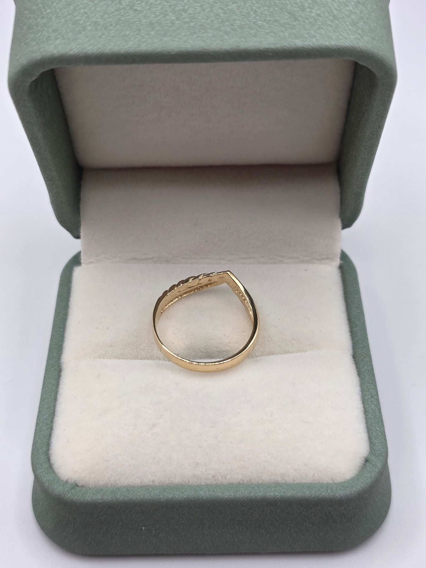 9ct gold wishbone ring