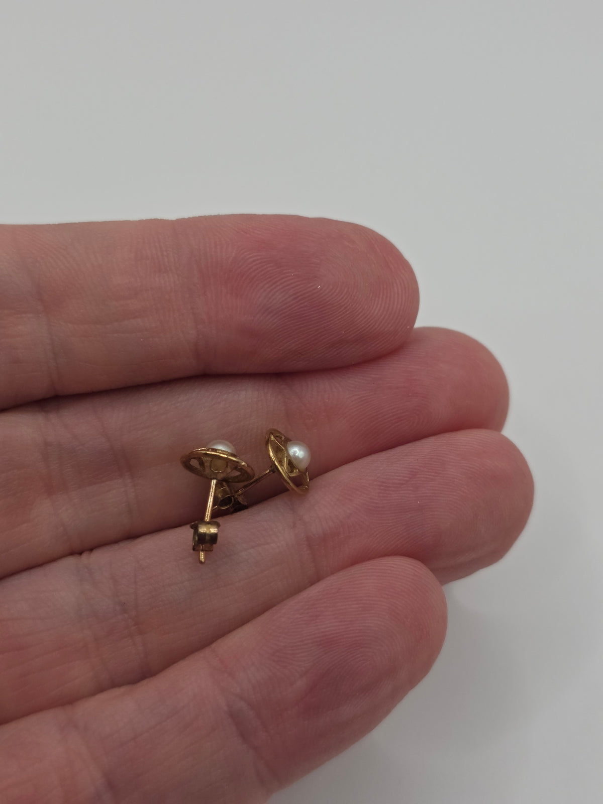 9ct gold pearl earrings
