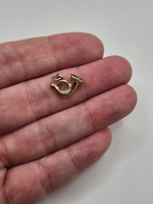 9ct gold french horn charm