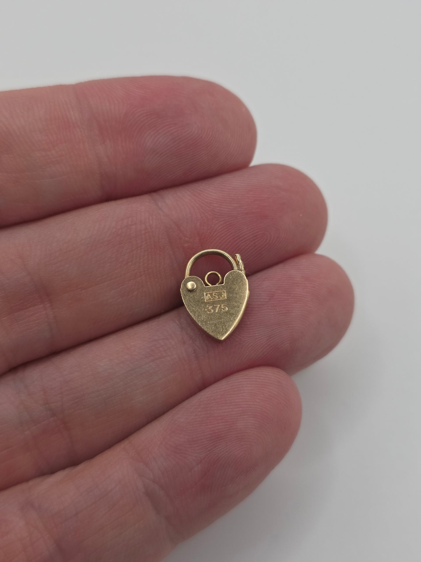 9ct gold padlock 15