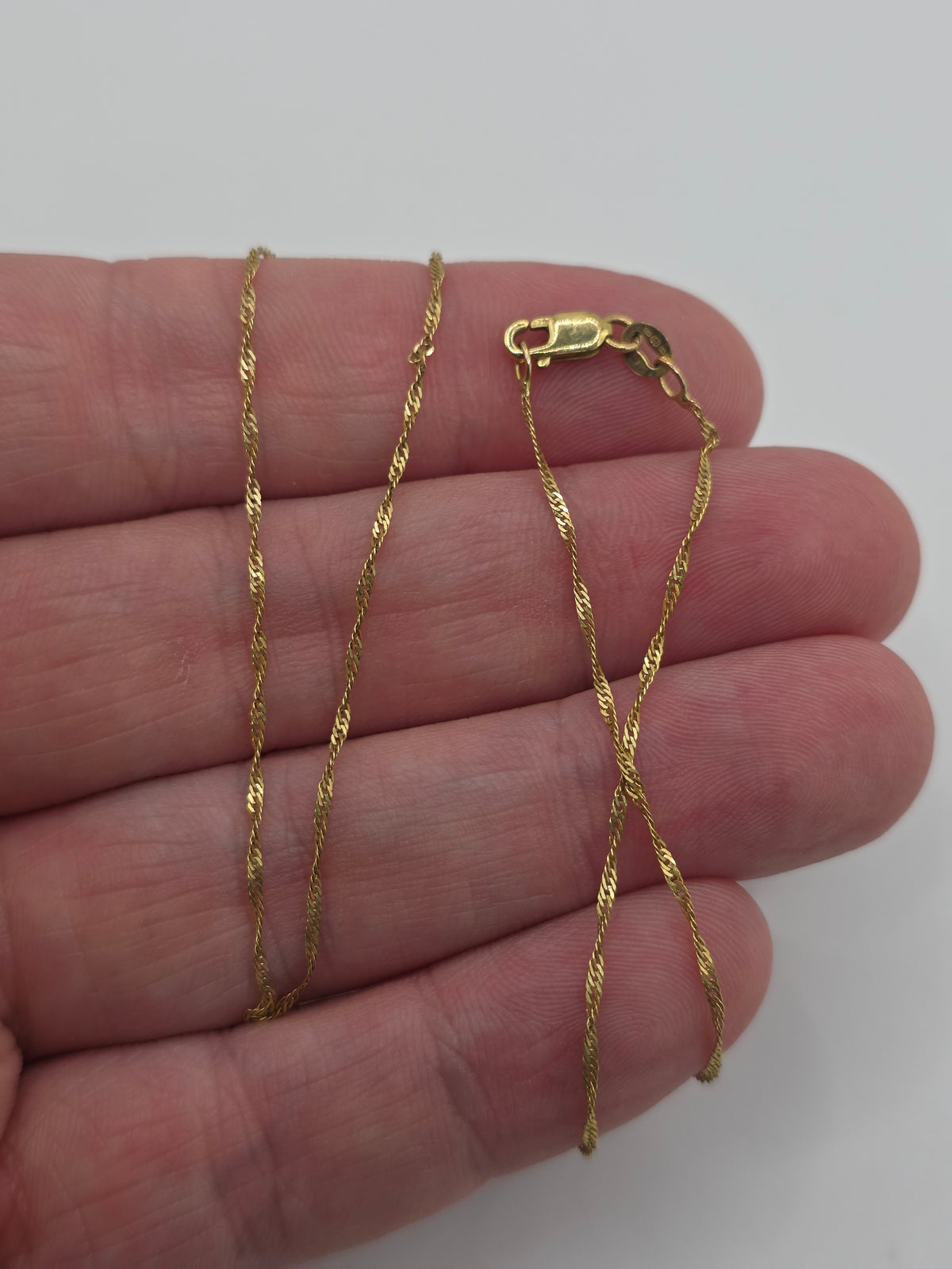 9ct gold twist link chain (121)