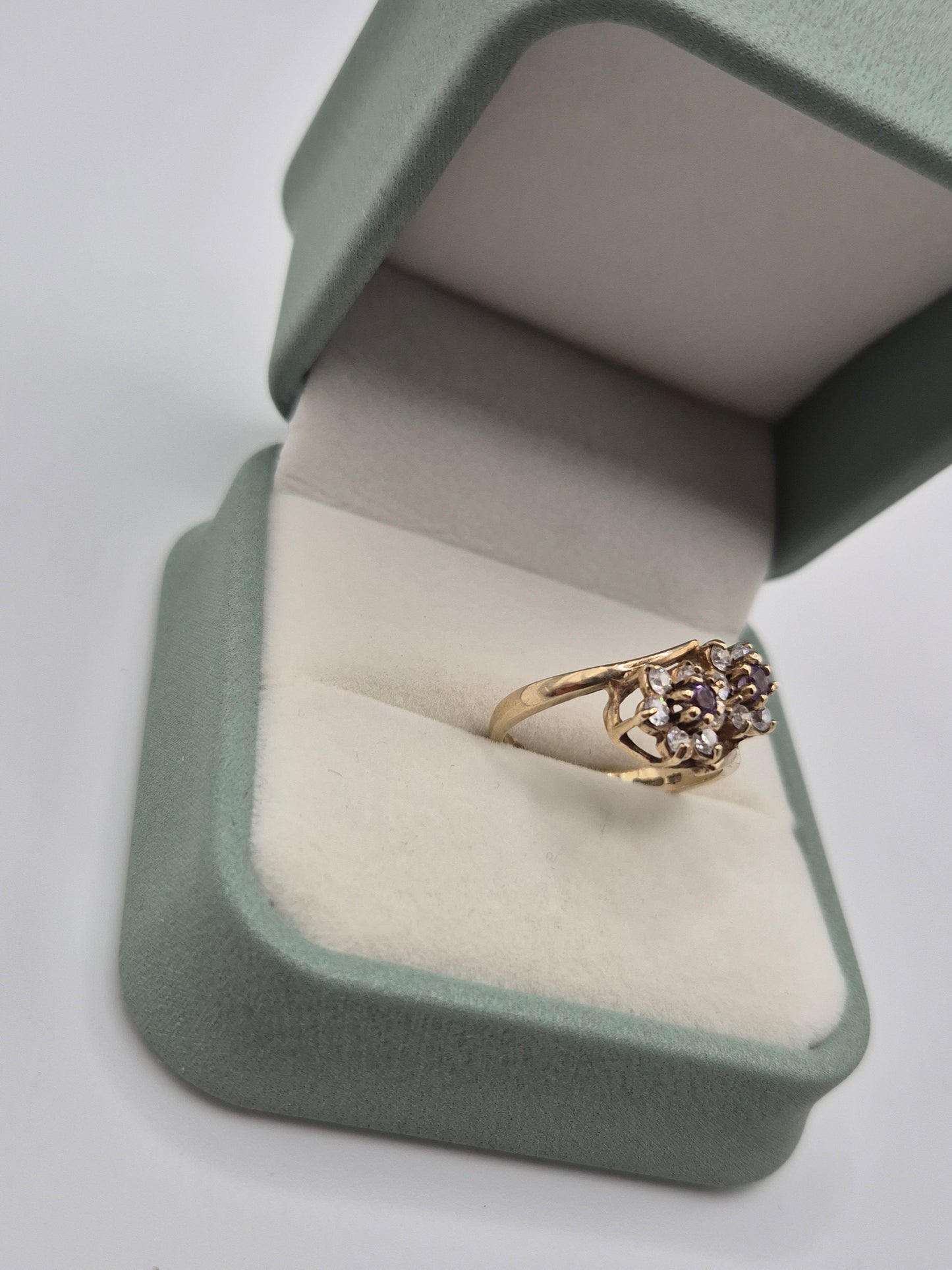 9ct gold amethyst and cz ring