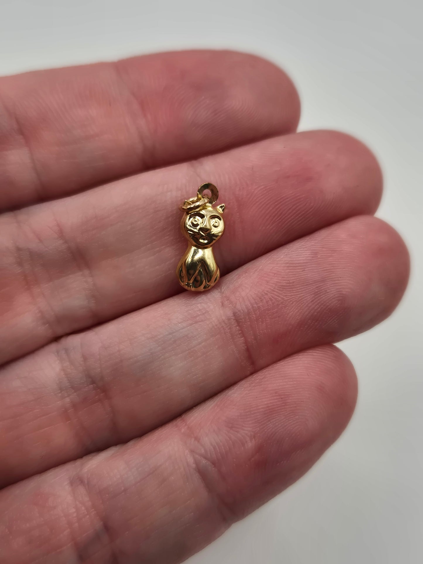 9ct gold cat charm
