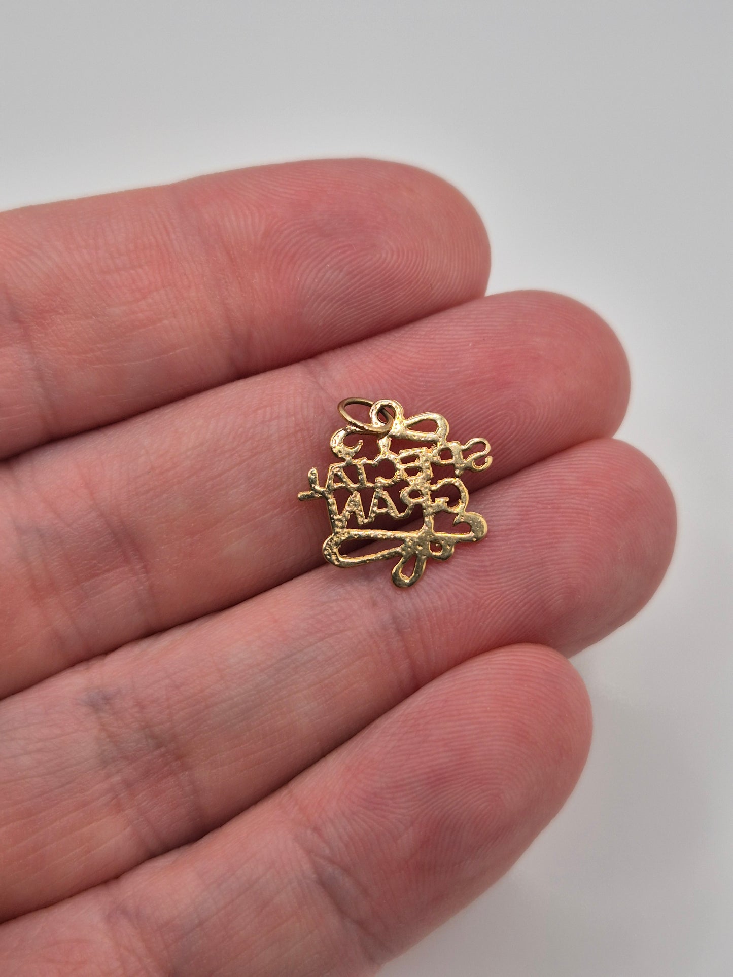 9ct gold special gran pendant