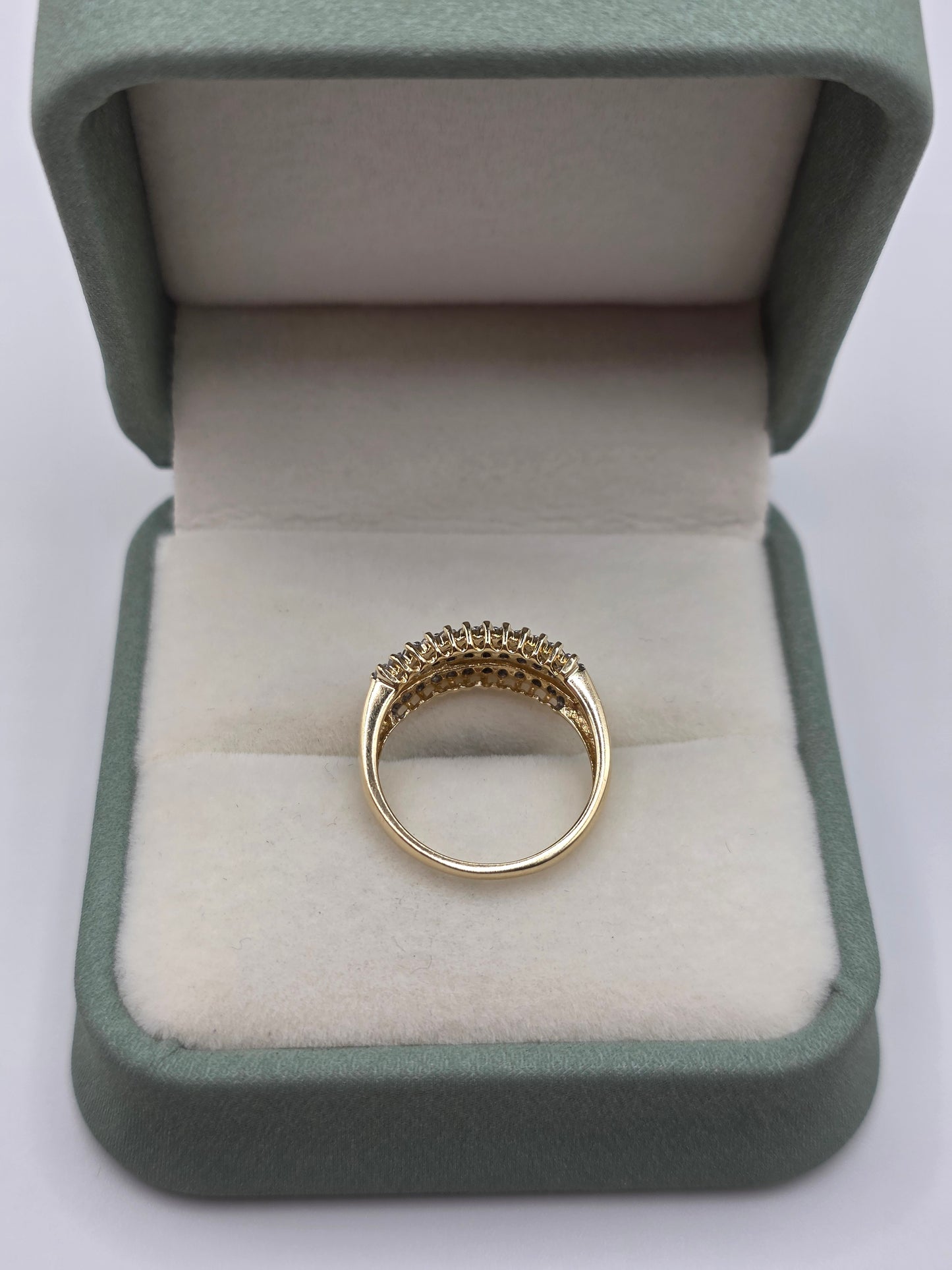 9ct gold diamond ring